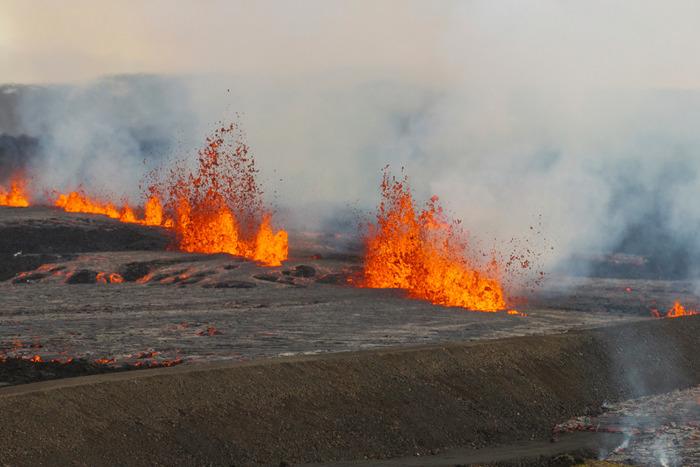 冰島雷恰角半島再次發生火山噴發