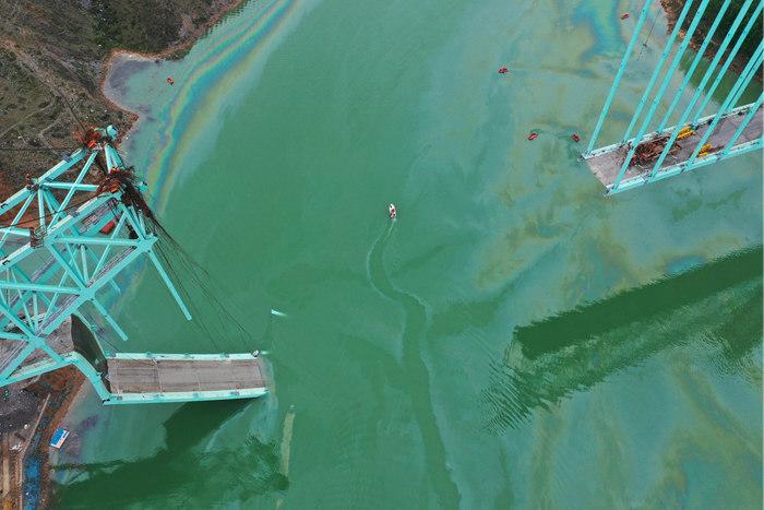 尖扎黃河特大橋鋼絞線斷裂