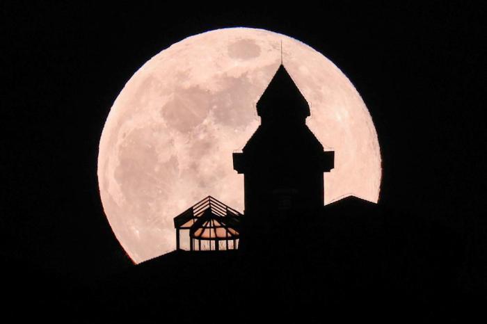 2026年首個“超級月亮”現身蒼穹