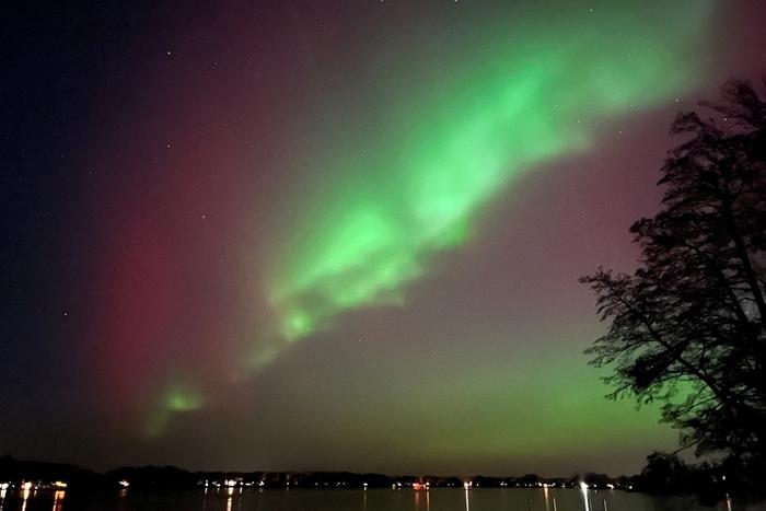 全球多地現絢麗極光