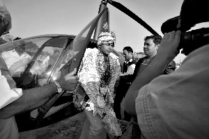 2��18�գ�ӡ���µ���ǽ����r(n��ng)�����ɿ��Ƞ�����ӭ�H��ֱ���C�������������ϒ������nƱ���ɵĻ��h(hu��n)��