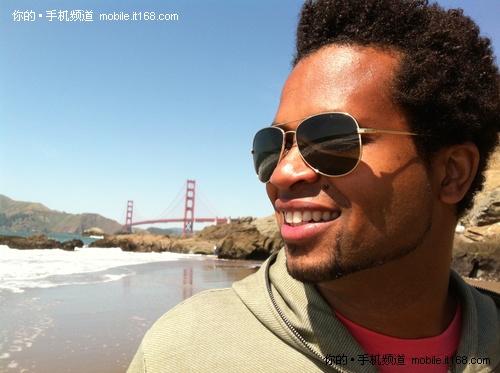 ���՘ӏ��״��ع⣺iPhone 4�܏�(qi��ng)��